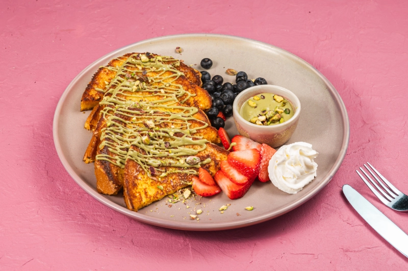 PISTACHIO FRENCHIE TOAST